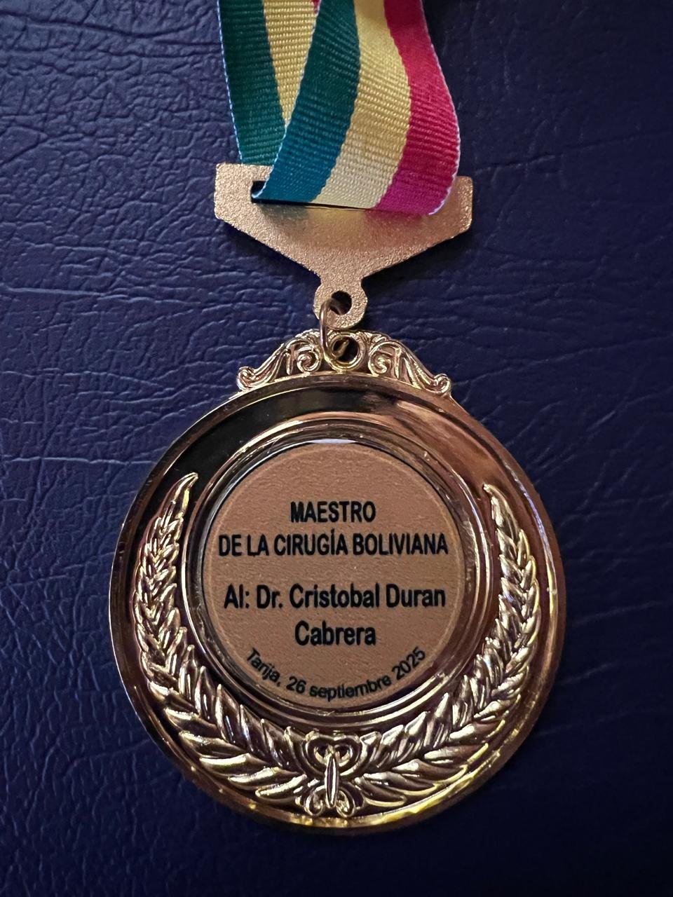 Maestro de la Cirugía Boliviana - Medalla